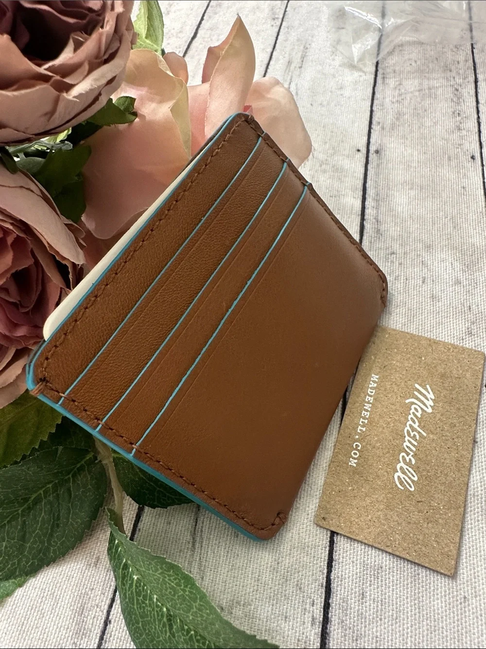 NWT MADEWELL Curved Card Case in Leather